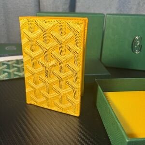 🏷️ Authentic Goyard Saint Pierre Card Wallet - Yellow/White Goyardine